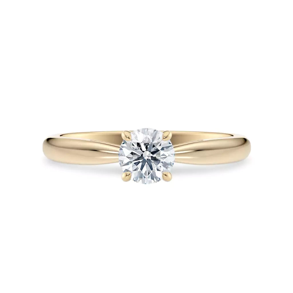 Diamantring tapered i gult gull med en 0,50 ct lab diamant vist liggende forfra, designet av Hartwell.