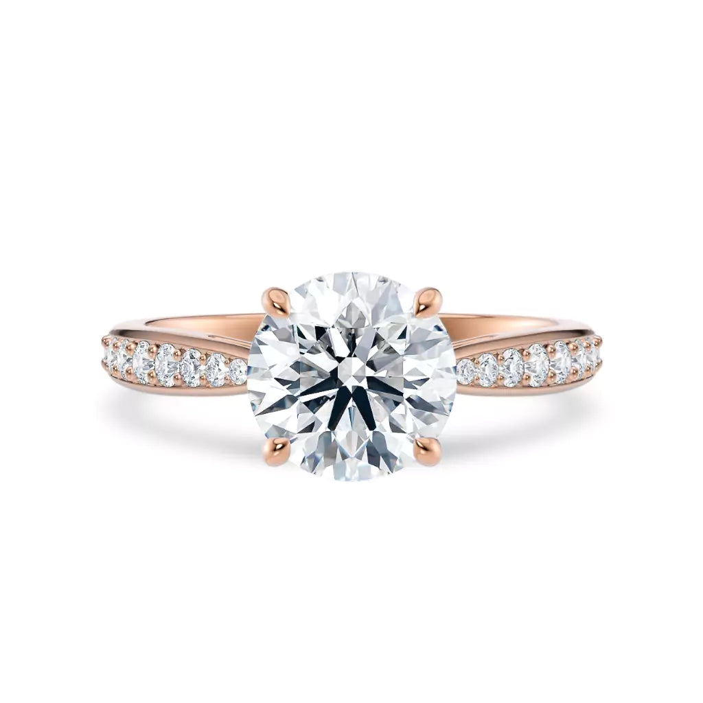 Diamantring tapered pavé roségull med 2,30 ct med lab-diamant, vist liggende forfra, designet av Hartwell.