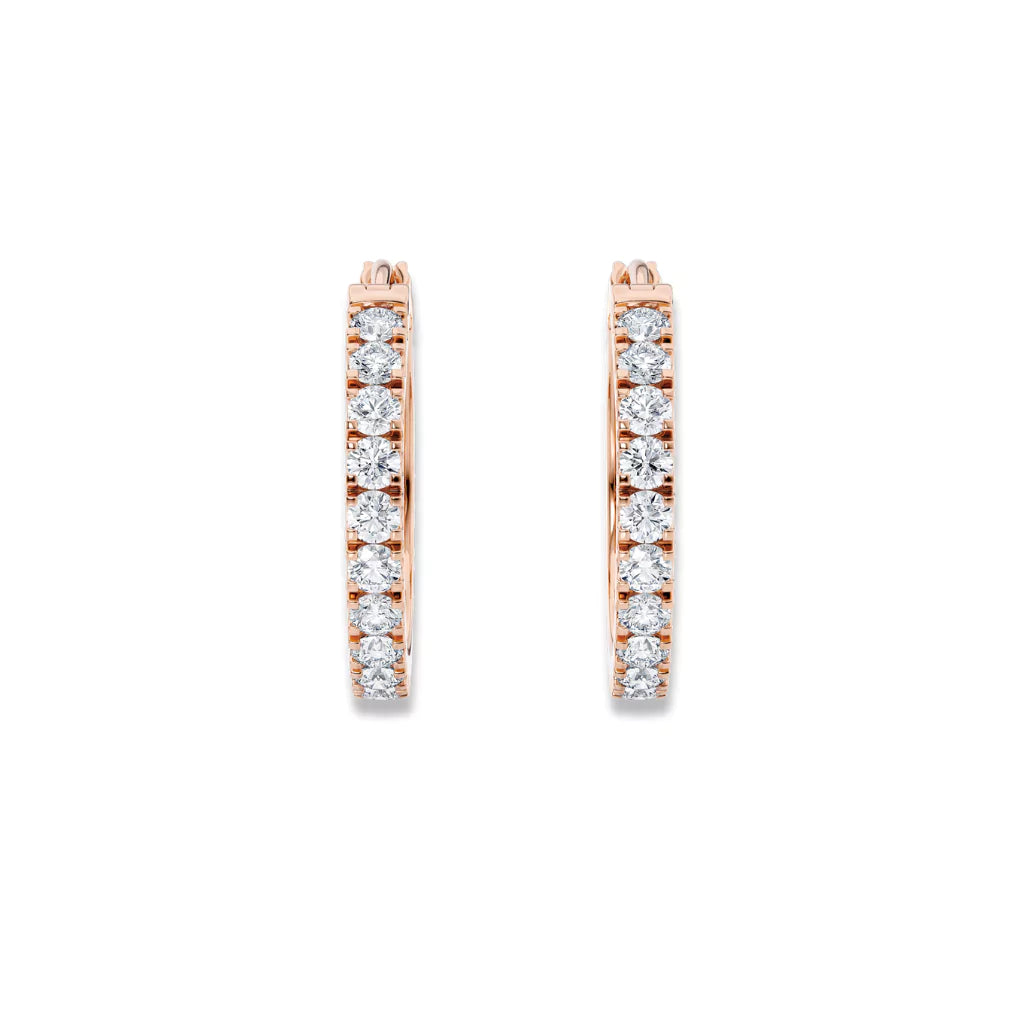Hoops øredobber i roségull med 2,00 ct diamanter – sett forfra.