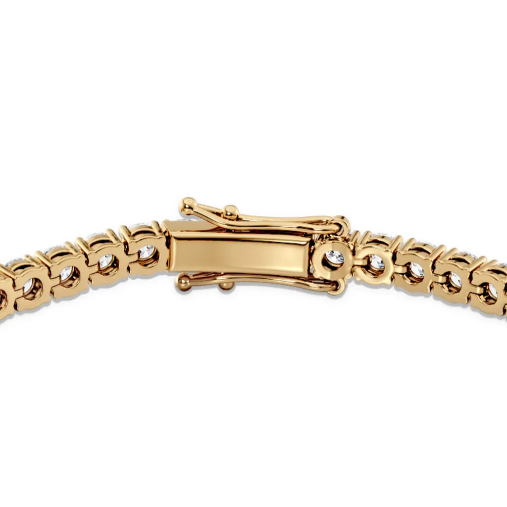 Nærbilde av dobbel sikkerhetslås på tennisarmbånd i hvitt gull 8,00 ct med lab-diamanter