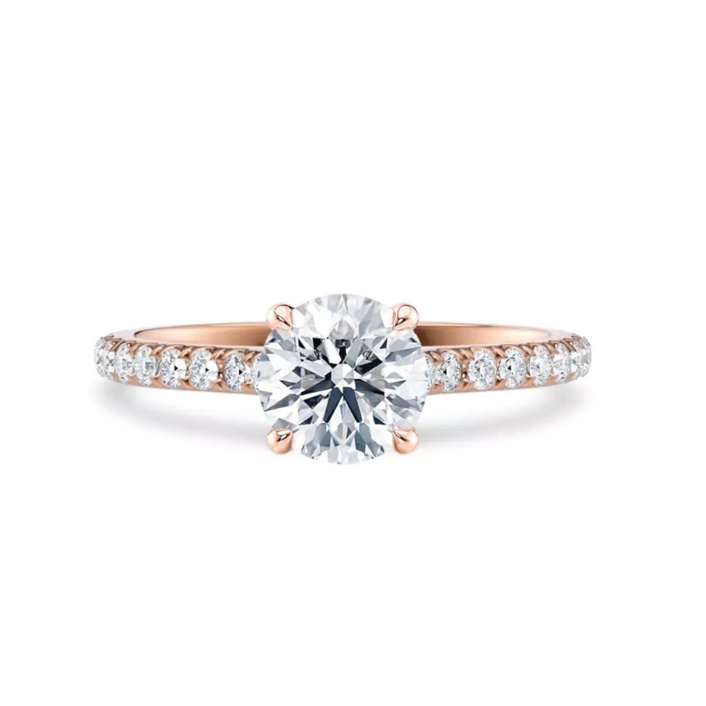Tynn diamantring pavé roségul 1,30 ct med lab-diamant, vist liggende forfra, designet av Hartwell.