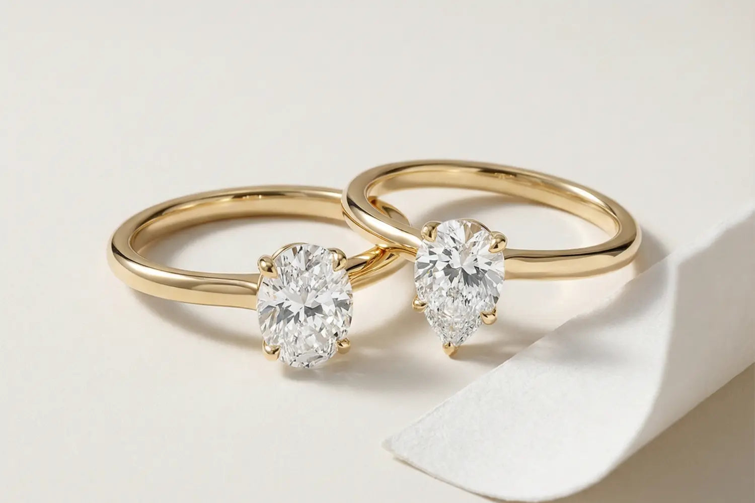 Oval diamant vs dråpe diamant ring i 14K gult gull med lab diamant – forskjell i lengde bredde forhold og visuell størrelse