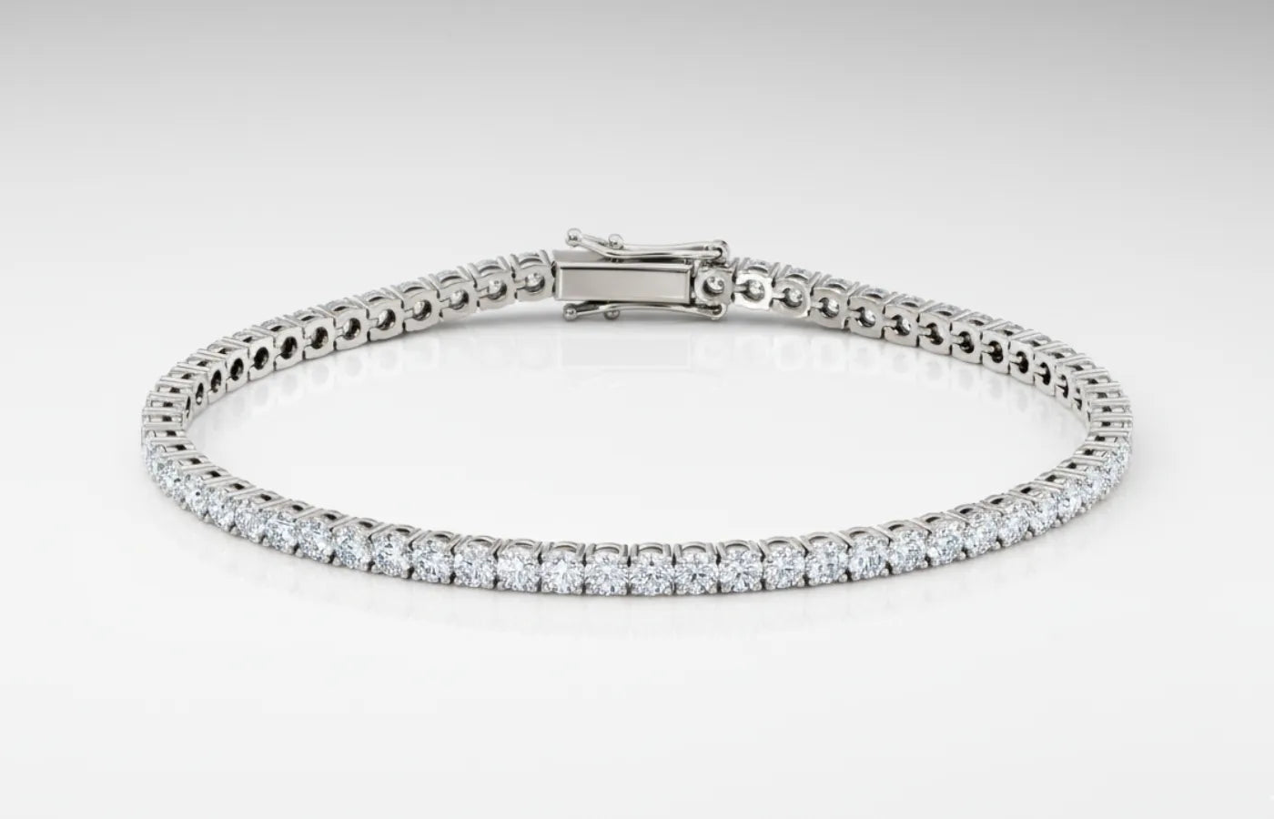 Armbånd i gull med diamanter fra Hartwell