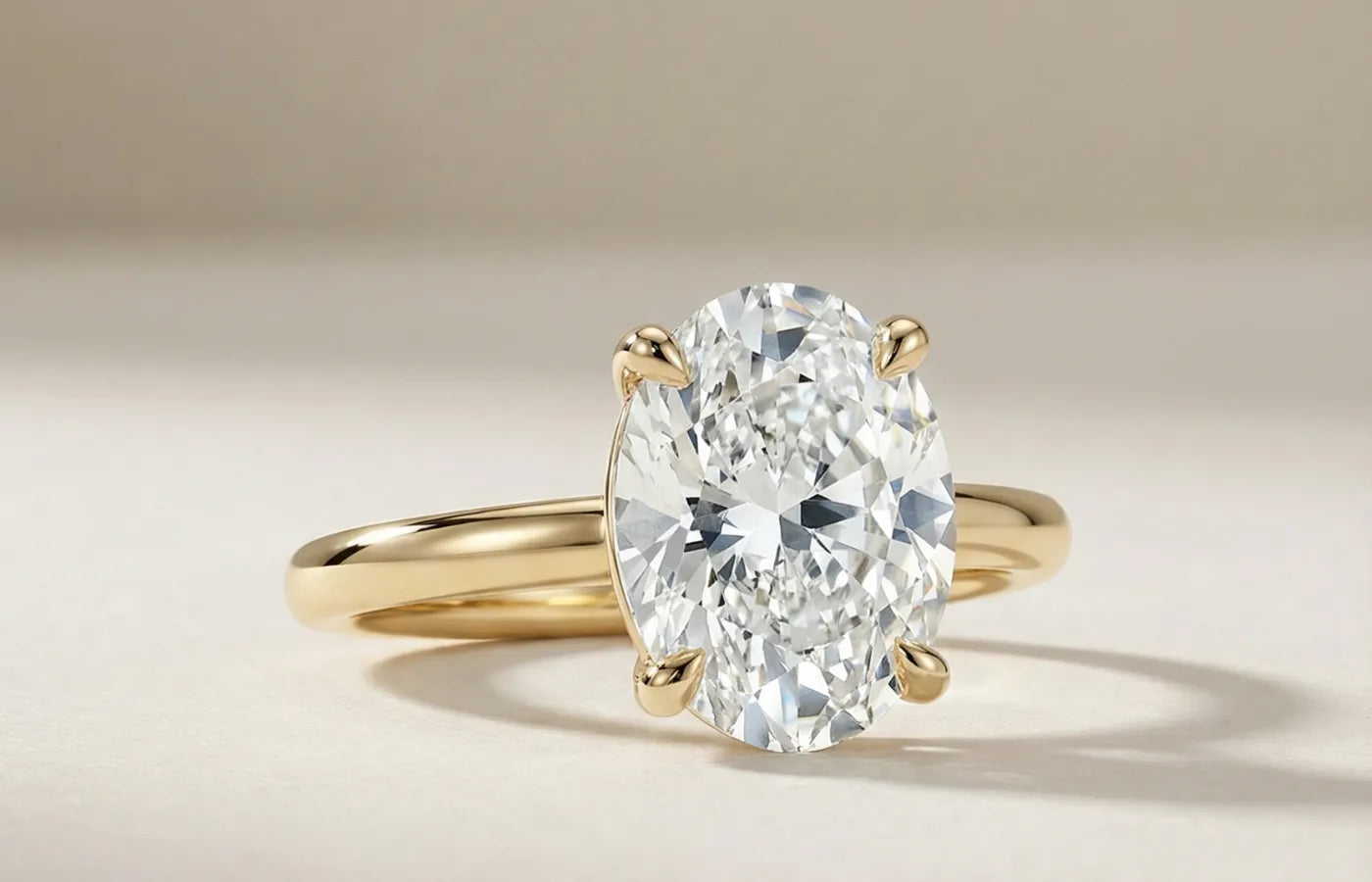 2 carat oval diamantring, nærbilde front.