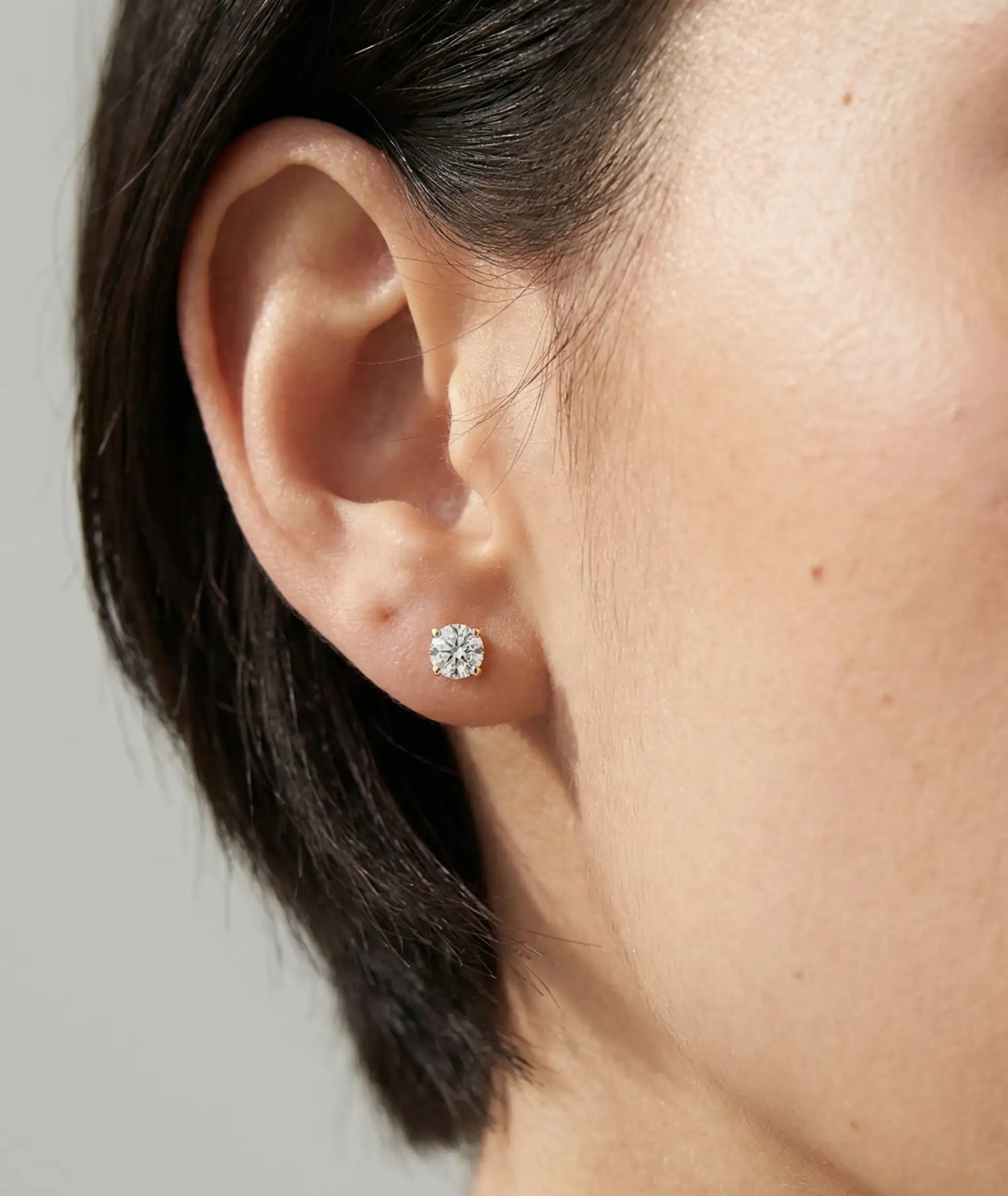 Enstens diamantøredobber gult gull 0,60 ct – 4 klør