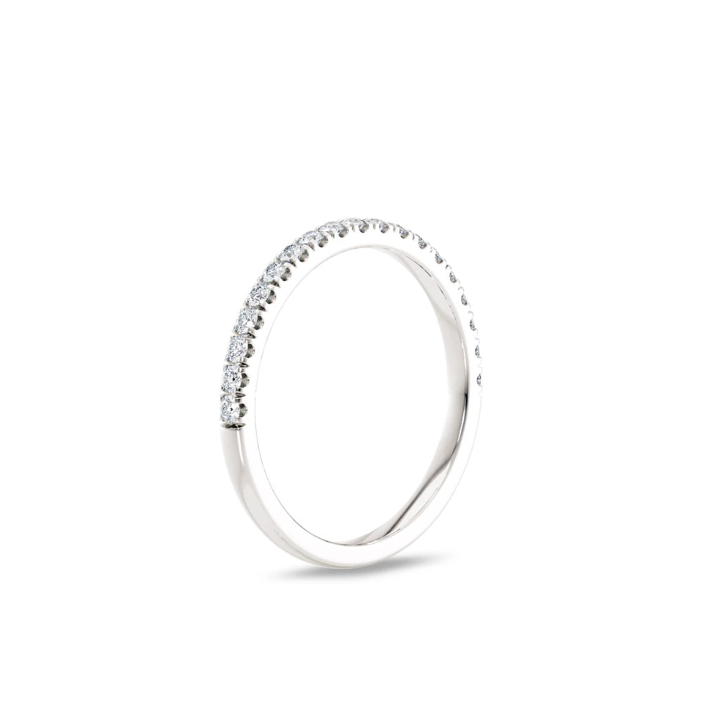Alliansering i hvitt gull 0,26 ct sett fra siden – stående