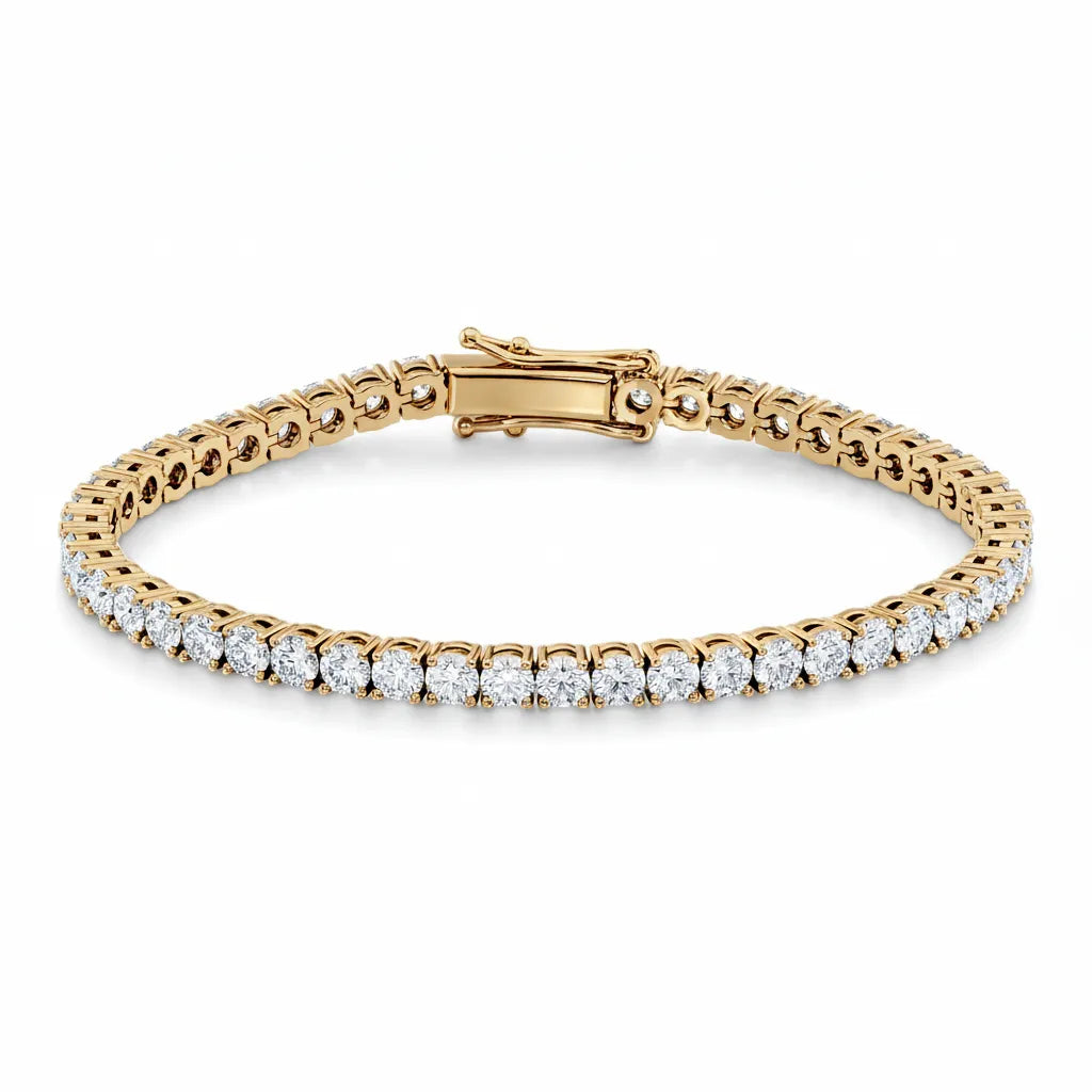 Armbånd i gull med lab-diamanter, inkludert klassiske tennisarmbånd.