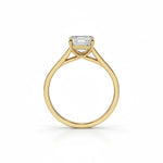Bakside av diamantring i gult gull med Asscher cut diamant 1,00 ct