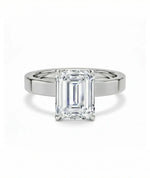 Diamantring emerald cut 2,00 ct cigar band 3 mm i hvitt gull – Hartwell