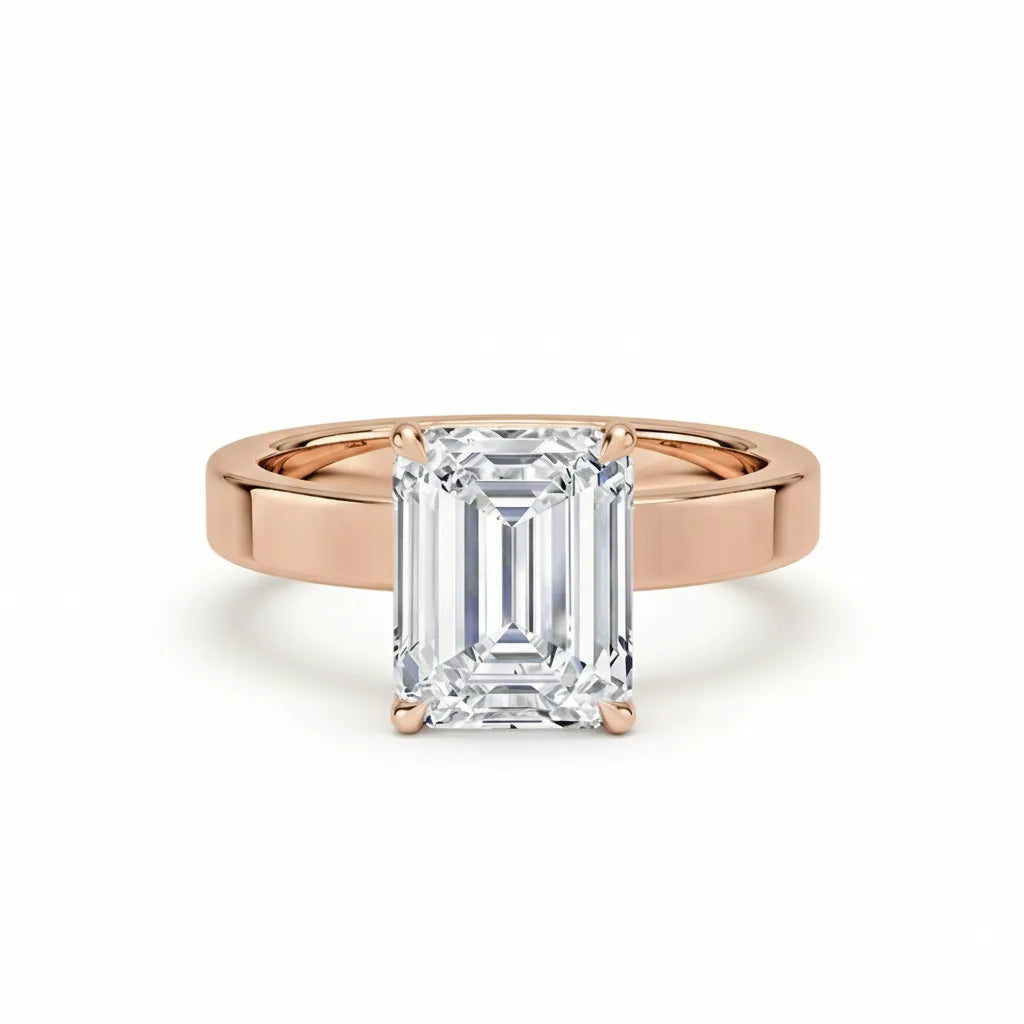 Diamantring emerald cut 2,00 ct cigar band 3 mm i rosegull – Hartwell