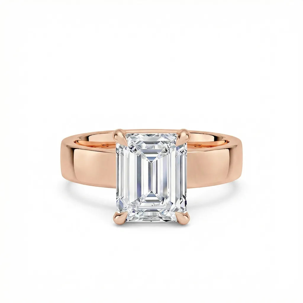 Diamantring emerald cut 2,00 ct i 4 mm cigar band rosegull – Hartwell