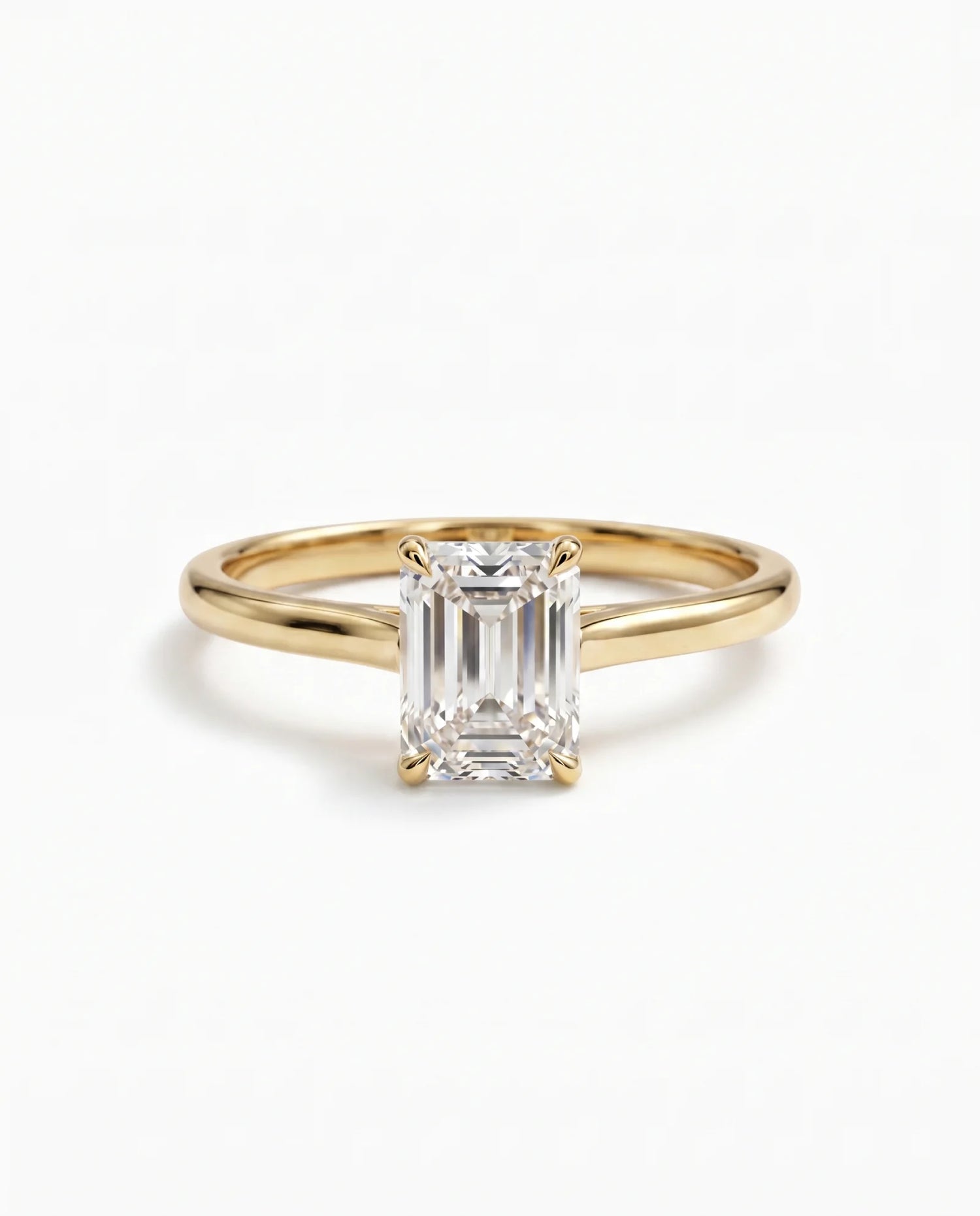 Diamantring i gult gull med emerald cut lab-diamant på 1,00 ct