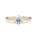 Diamantring i gult gull med 1,00 ct lab-diamant i knife edge design, vist liggende forfra, designet av Hartwell.