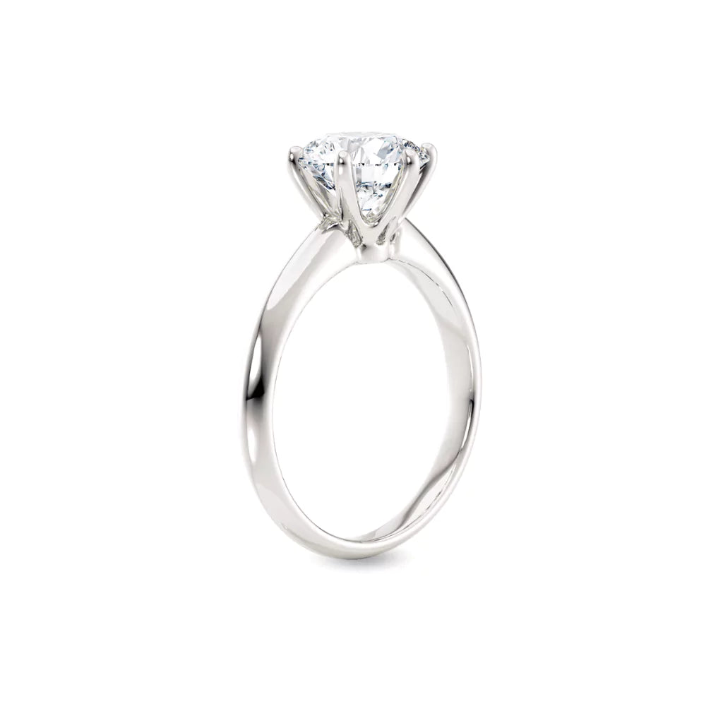 Diamantring i hvitt gull med 2,00 ct lab-diamant i knife edge design, vist stående fra siden, designet av Hartwell.