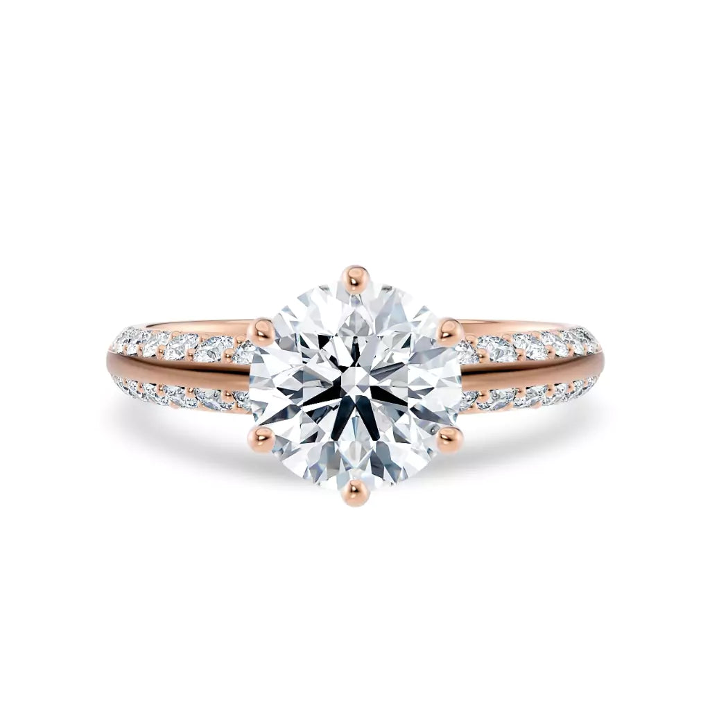 Diamantring knife edge pavé roségull 2,5 ct lab diamant, vist liggende forfra, designet av Hartwell.