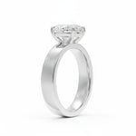Sideprofil av oval diamantring 2,00 ct cigar band 4 mm i hvitt gull