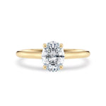 Diamantring oval gult gull 1 ct lab diamant, vist liggende forfra, designet av Hartwell.