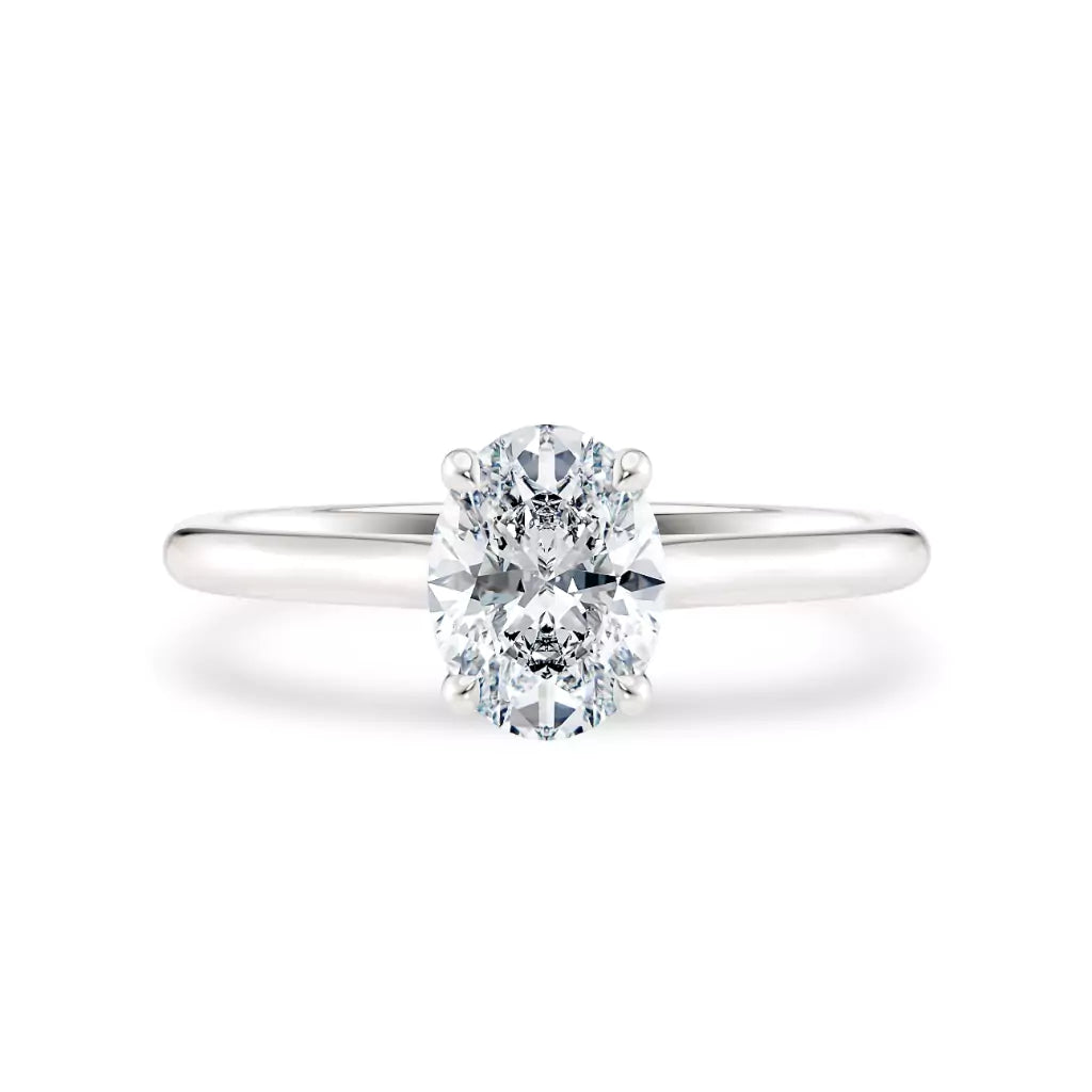 Diamantring oval hvitt gull 1 ct lab diamant, vist liggende forfra, designet av Hartwell.