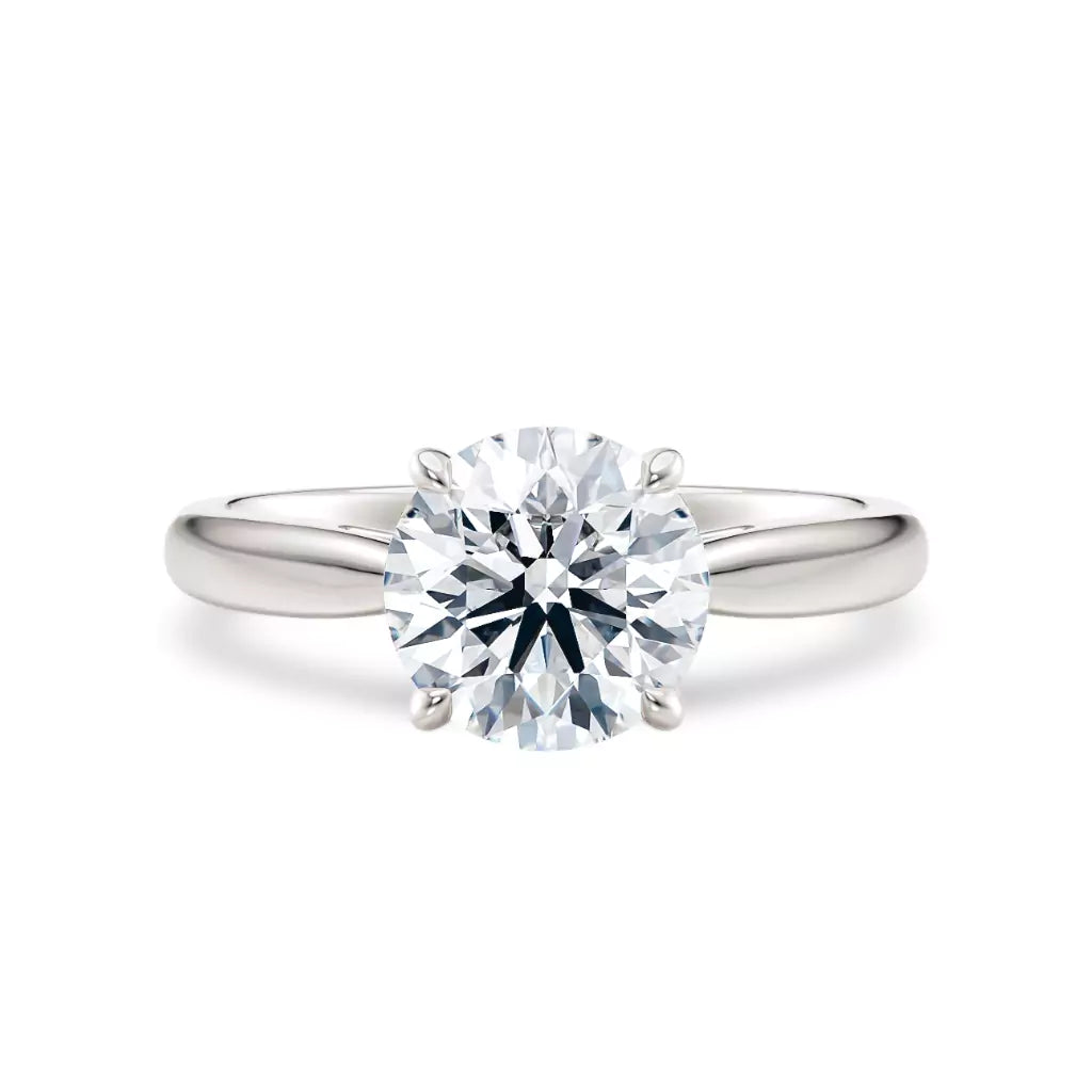 Diamantring tapered i hvitt gull med en 2,00 ct lab diamant vist liggende forfra, designet av Hartwell.