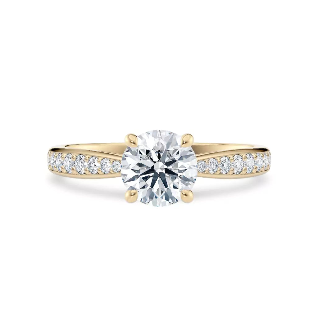 Diamantring tapered pavé gult gull med 1,27 ct med lab-diamant, vist liggende forfra, designet av Hartwell.
