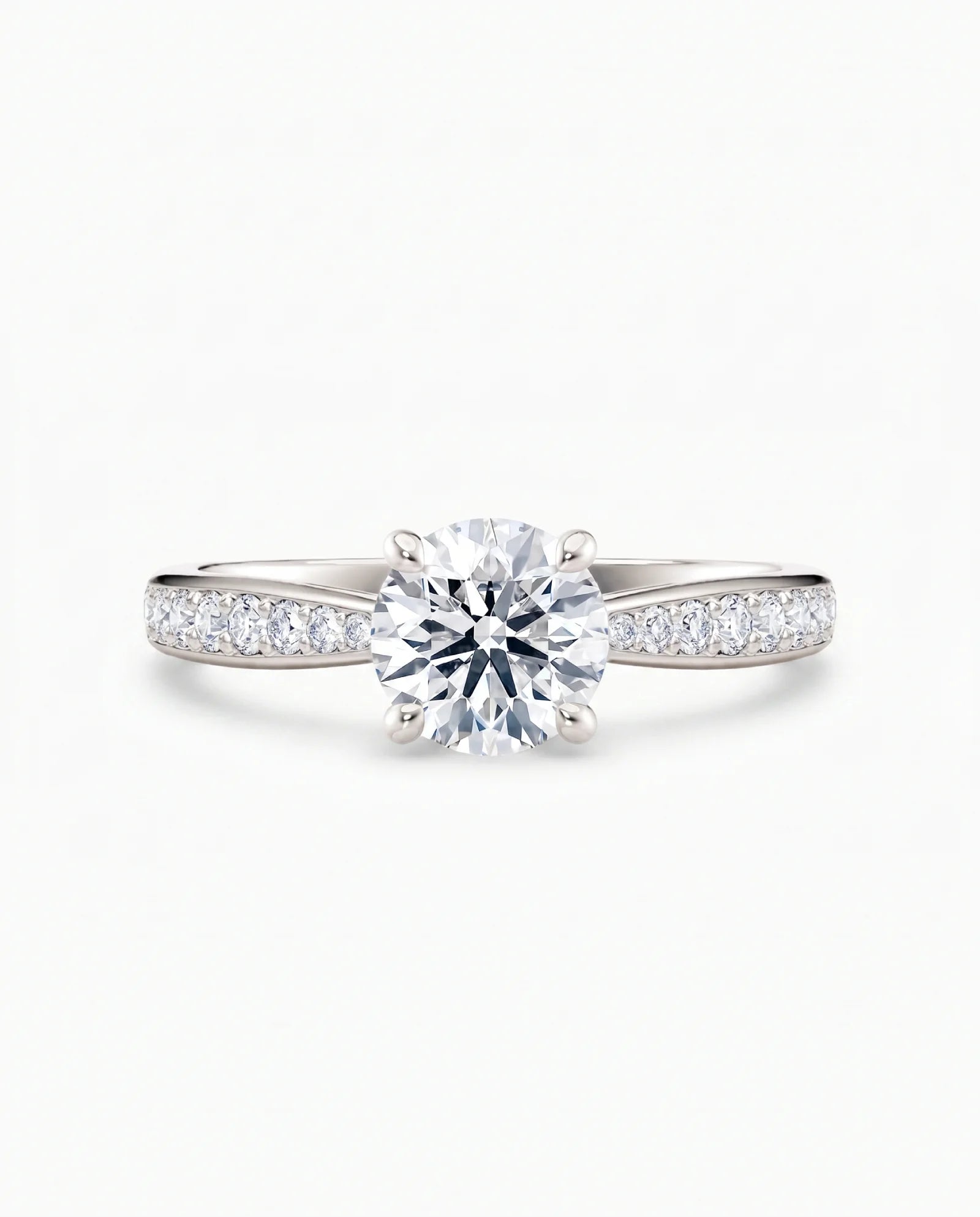 Diamantring tapered pavé hvitt gull med 1,27 ct med lab-diamant, vist liggende forfra, designet av Hartwell.
