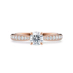 Diamantring tapered pavé roségull med 0,75 ct med lab-diamant, vist liggende forfra, designet av Hartwell.
