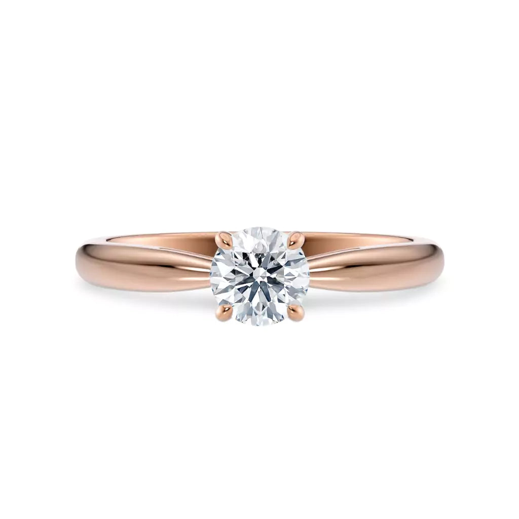 Diamantring tapered i roségull  med en 0,50 ct lab diamant vist liggende forfra, designet av Hartwell.
