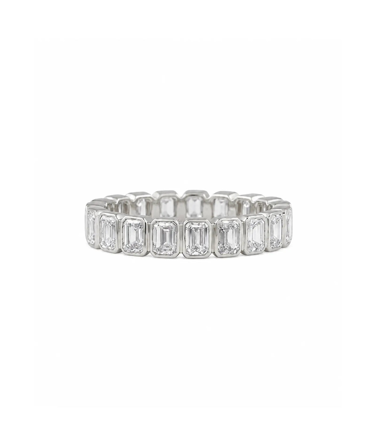 Emerald Cut Bezel Eternity Ring i 14K hvitt gull med 1,70 ct laboratoriedyrkede diamanter, bezelinnfatning.