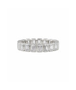 Emerald Cut Bezel Eternity Ring i 14K hvitt gull med 1,70 ct laboratoriedyrkede diamanter, bezelinnfatning.