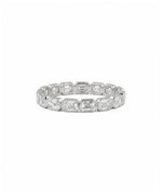 Emerald cut east-west eternity-ring i bezelinnfatning, 14K hvitt gull, 1,40 ct laboratoriedyrkede diamanter.