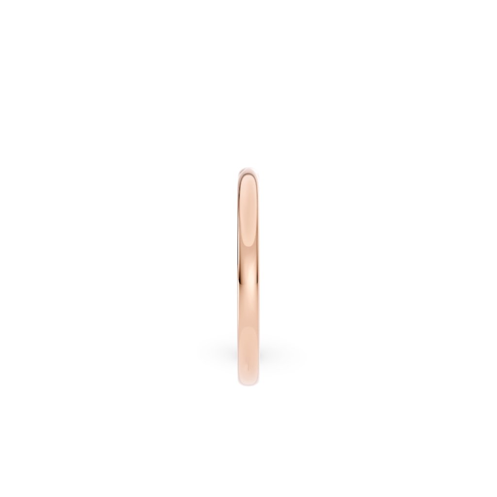 Giftering i roségull 2 mm stående med fokus på ringskinnen – slank og avrundet design.