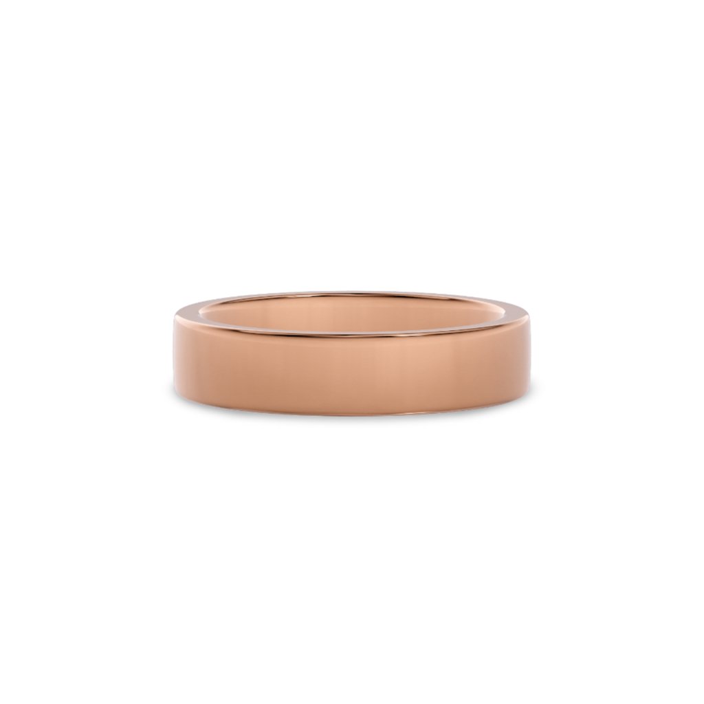 Giftering i roségull med flat form – sett liggende forfra, 4,5 mm bred.