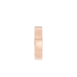Giftering i roségull 4,5 mm – stående med fokus på ringskinne og form.