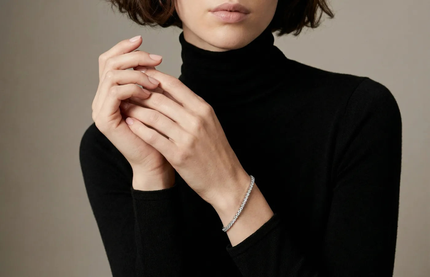 Diamantarmbånd i gull med lab-diamanter på modell – Hartwell