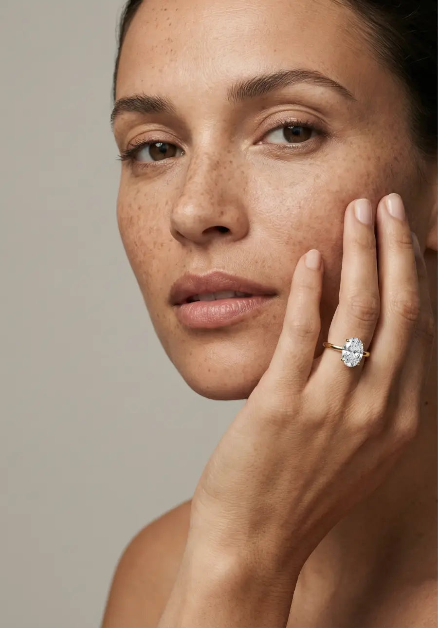 Lab-diamant forlovelsesring i resirkulert gull fra Hartwell