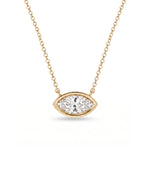 Marquise diamanthalskjede i bezelinnfatning, 14K gult gull.