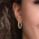 hoops øredobber i gult gull med briljantslipte lab-diamanter, 2,00 ct på modell