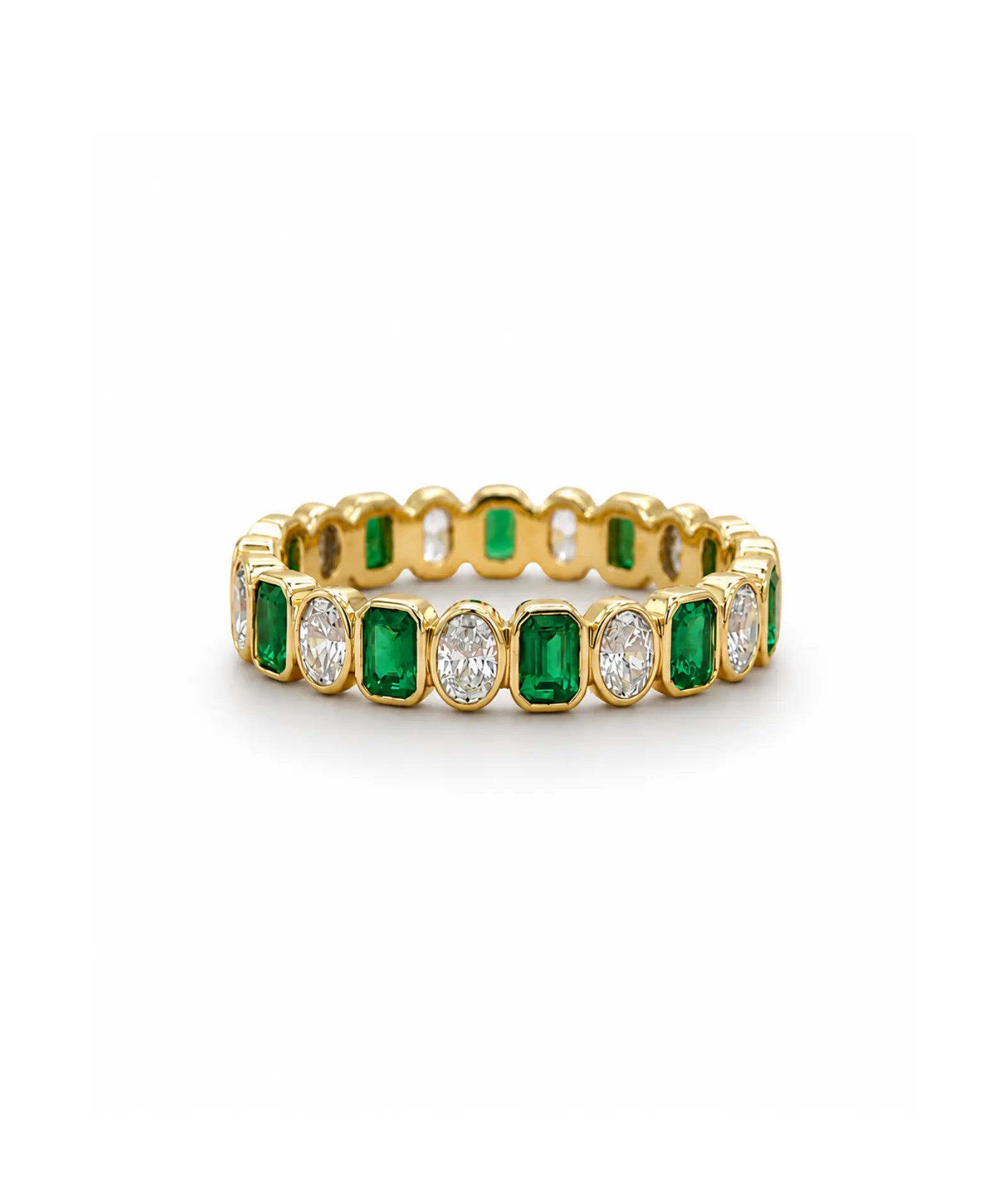 Oval diamant- og smaragd eternity-ring i bezelinnfatning, 14K gult gull, 2,60 ct laboratoriedyrkede steiner.