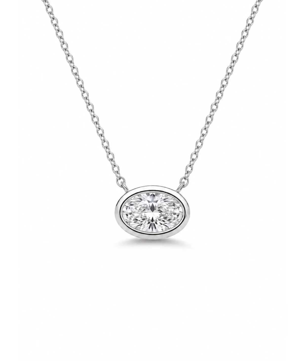 Oval diamanthalskjede i bezelinnfatning, 14K hvitt gull.