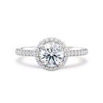 Rosettring hvitt gull, 1,46 ct lab diamant, vist liggende forfra, designet av Hartwell.