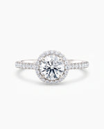 Rosettring hvitt gull, 1,46 ct lab diamant, vist liggende forfra, designet av Hartwell.