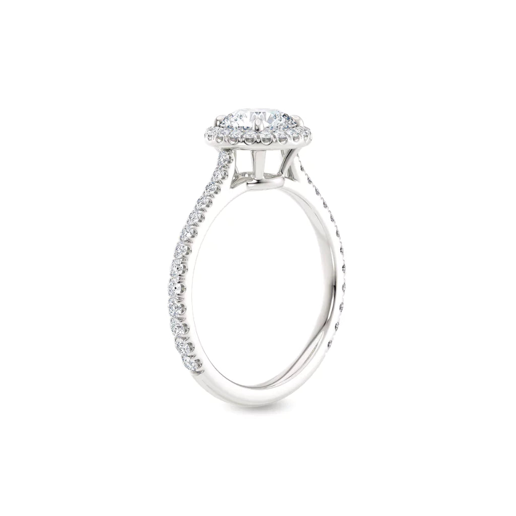 Rosettring hvitt gull, 1,46 ct lab diamant, vist stående fra siden, designet av Hartwell.