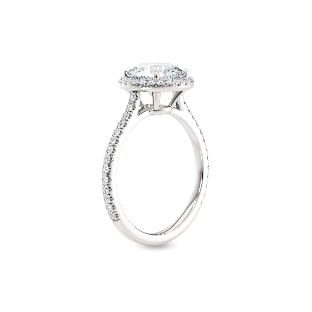 Rosettring hvitt gull, 2,49 ct lab diamant, vist stående fra siden, designet av Hartwell.