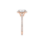 Rosettring roségull 2,49 ct lab diamant, fokus på ringskinnen sett rett forfra, designet av Hartwell.