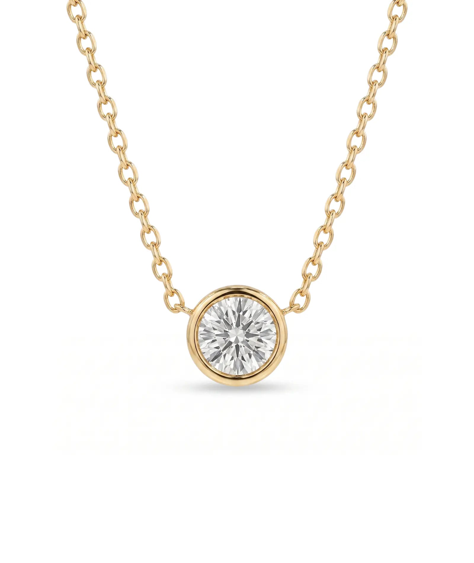 Rund diamanthalskjede i bezelinnfatning, 14K gult gull.