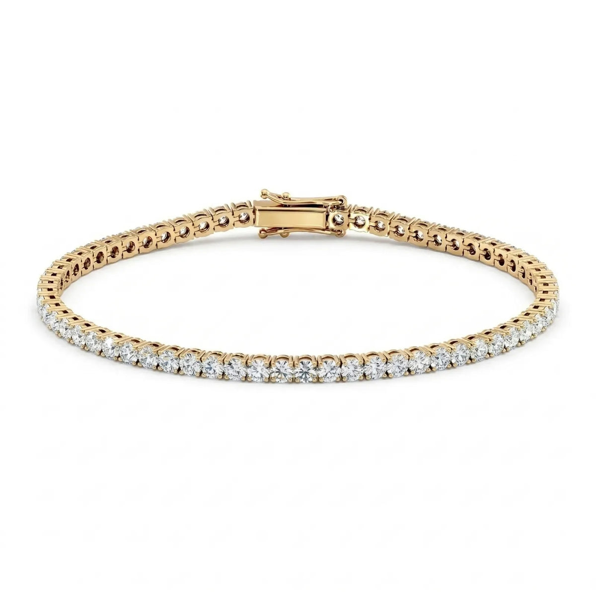 Tennisarmbånd i gult gull med 5 carat diamanter hvis liggene forfra 