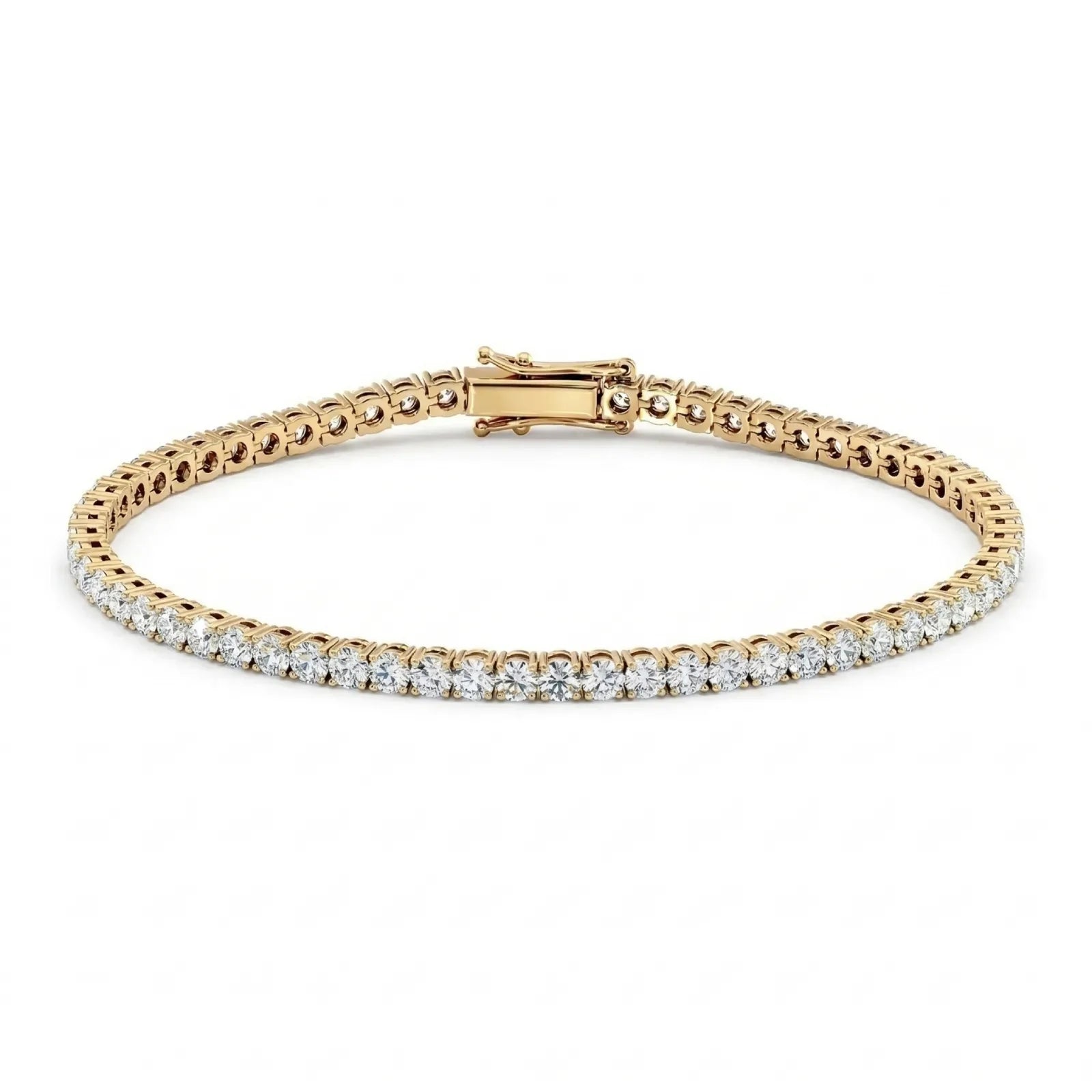 Tennisarmbånd i gult gull med 5 carat diamanter hvis liggene forfra 