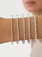 Sammenligning av tennisarmbånd med lab-diamanter i 2, 3, 5, 8 og 10 carat.
